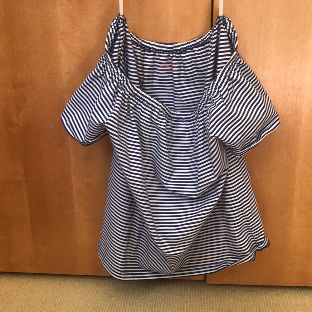 Vineyard vines off the shoulder top